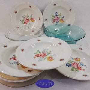 Lote siguiente: Set de Platos y Cuencos de Vidrio con Diseño Floral