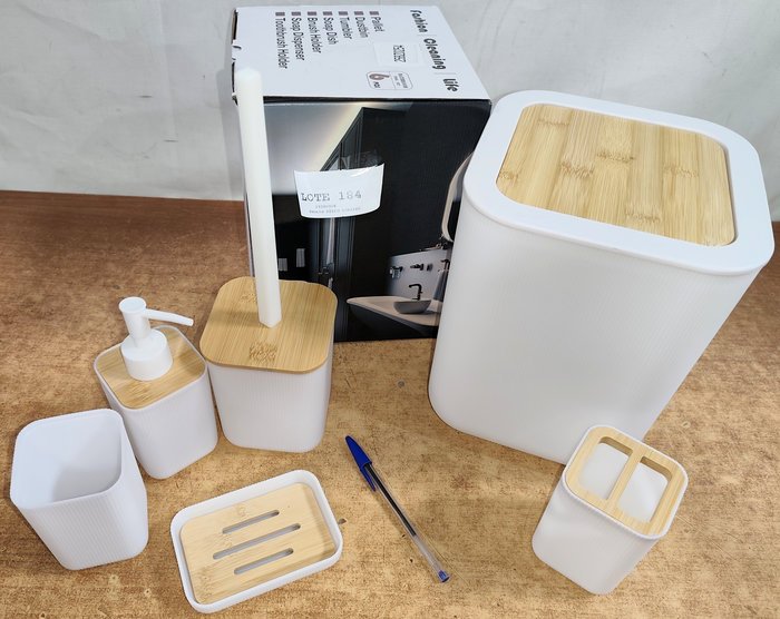 Set de baño de 6 piezas con accesorios de madera blanco - imagen 3