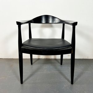Sillón Estilo Danés Madera Oscura Tapizado Negro - imagen 1