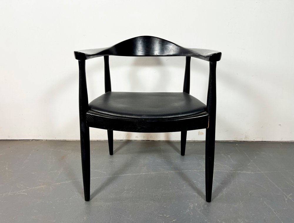 Sillón Estilo Danés Madera Oscura Tapizado Negro