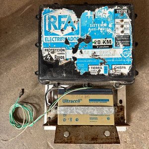 Pastoreador Solar RFA Eléctrificador con Batería Ultracell - imagen 2