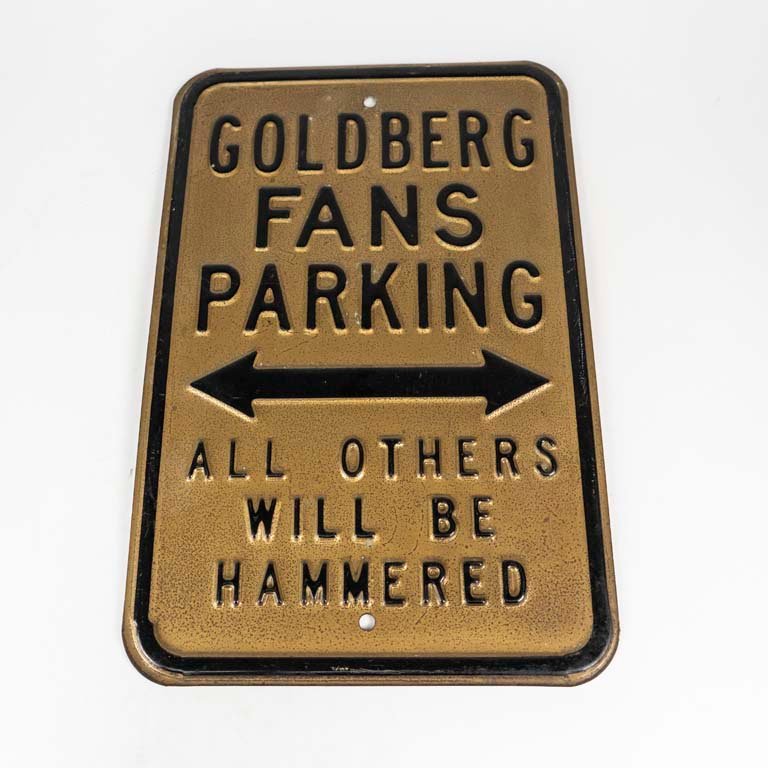 Lote siguiente: Cartel humorístico de chapa para aficionados a Goldberg