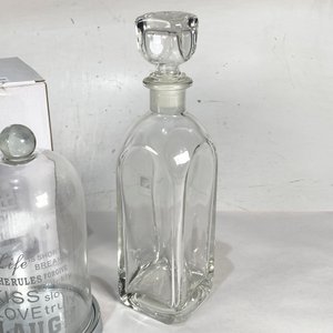 Lote de 5 piezas: Botellón de vidrio, recipiente blanco y candeleros vintage - imagen 3