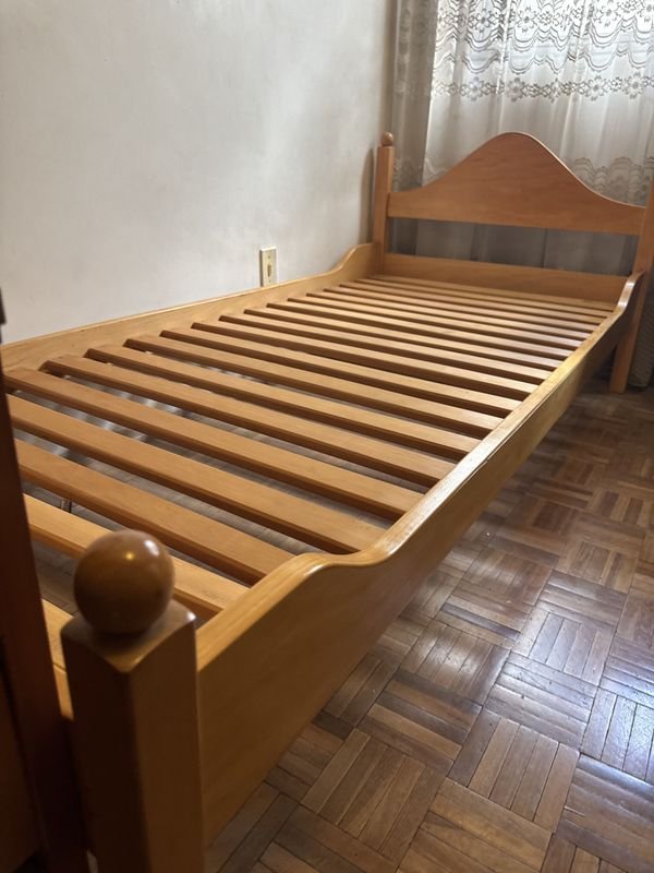 Cama de una plaza en guatambú macizo - Muebles de calidad - imagen 5