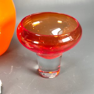 Lote de 5 piezas: Frascos de perfume, candelabro de porcelana, despojador y florero naranja - imagen 4