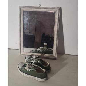 Lote anterior: Espejo con Marco de Madera y Zapatillas Verdes Talle 36