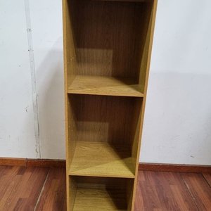 Lote siguiente: Estantería Moderna 3 Estantes Tono Madera Clara 39x36x136 cm