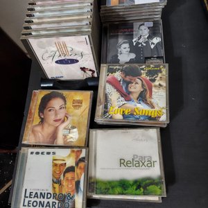 Lote anterior: Lote de CDs de Música Variada: Romántica, Pop y Más