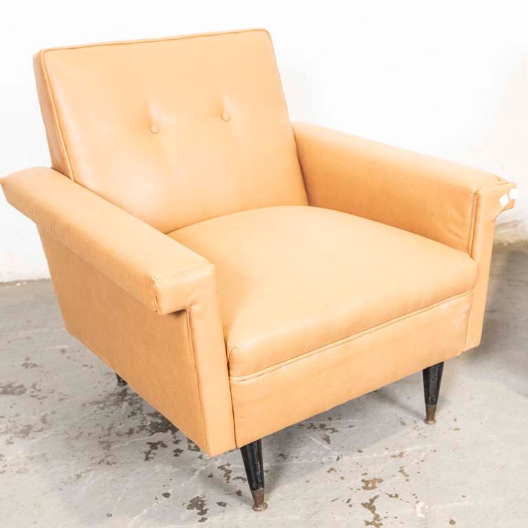 Pare de sillones americanos tapizados en cuerina - imagen 2