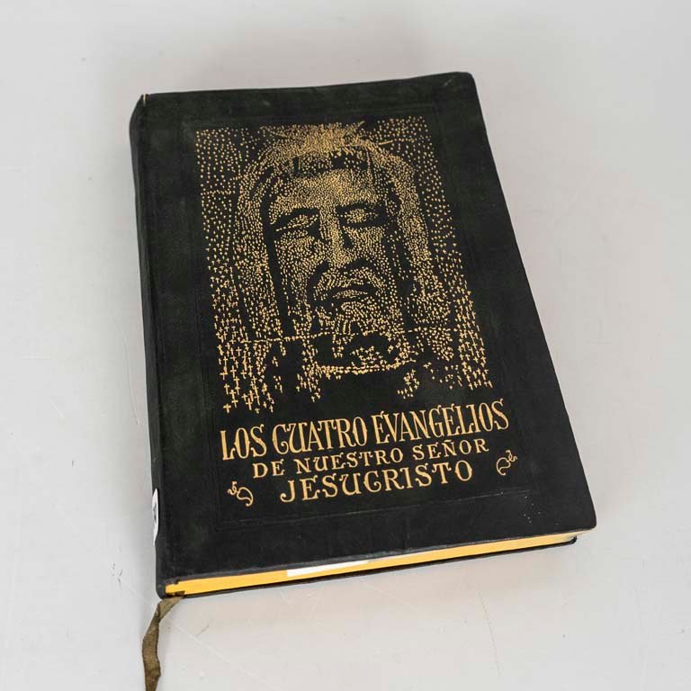 Lote siguiente: Libros de los cuatro evangelios con ilustraciones