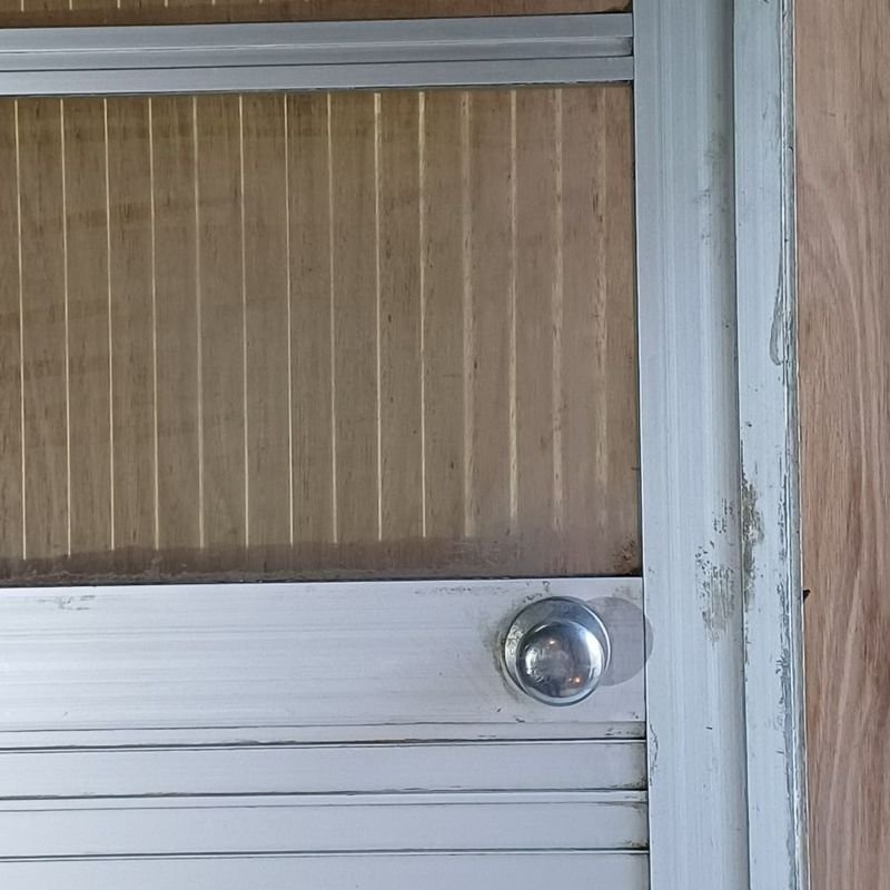 Puerta de aluminio y vidrio fantasía con marco - imagen 5