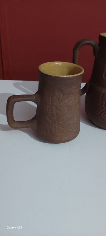 Jarras de barro marrón - imagen 2