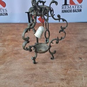 Lámpara Colgante Antigua de Bronce con Detalles Ornamentales - imagen 1