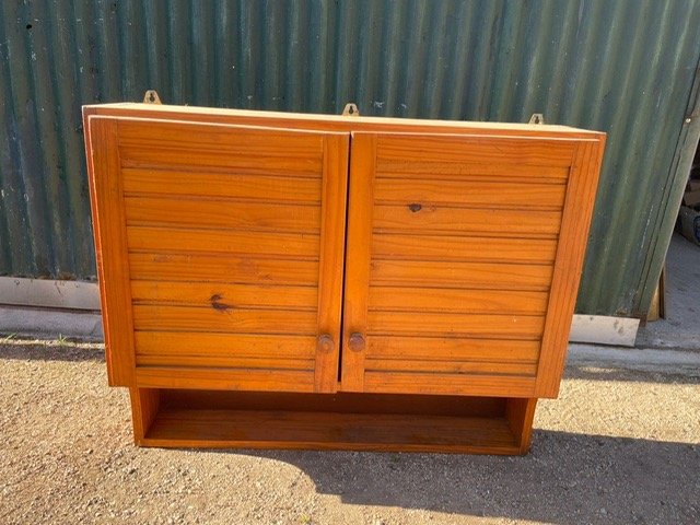 Lote anterior: Mueble aereo antiguo de madera