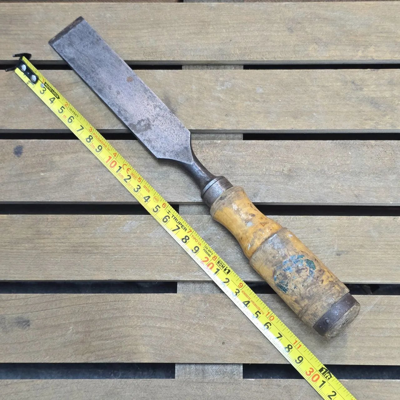 Chisela de metal con mango de madera - imagen 4