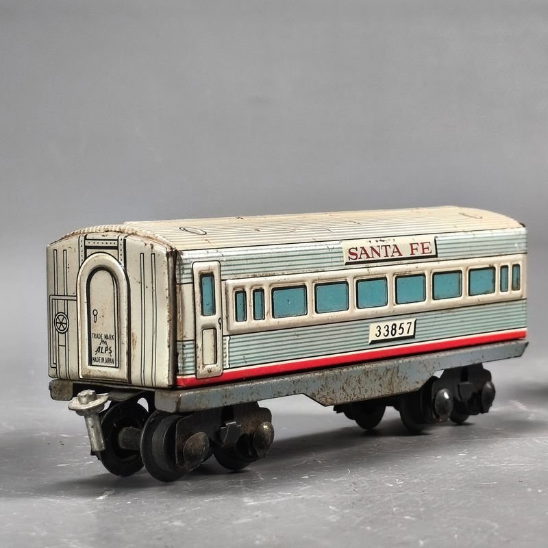 Locomotora y vagones SANTA FÉ en chapa, de procedencia japonesa - imagen 5