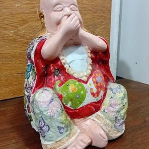 Figura Buda "No Habla" en Yeso Decorado - imagen 1