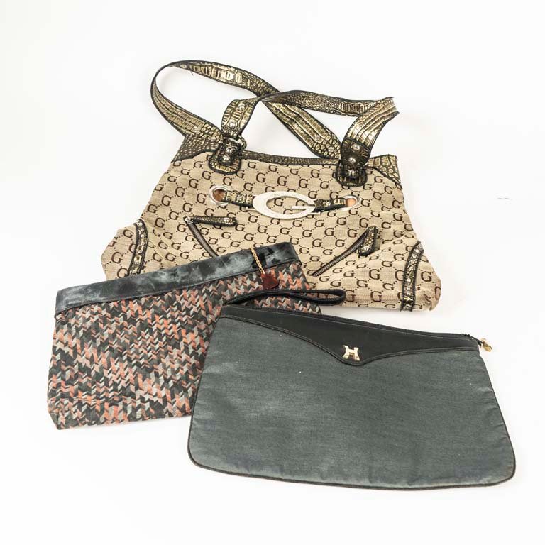 Lote de Tres Carteras: Tela con Dorado, Sobre de Tela y Estampada con Cuerina