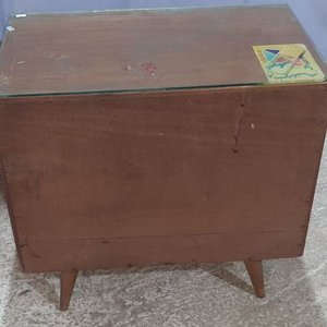 Mesa de Luz Americana Madera con Cajón, Estante y Vidrio - imagen 3