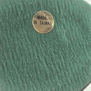 Par de Esculturas Decorativas de Gatos Negros Estilizados en Cerámica Brillante - imagen 5
