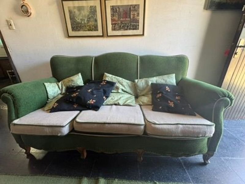 Lote anterior: Sillon de Tres Cuerpos en Estilo Luis XV
