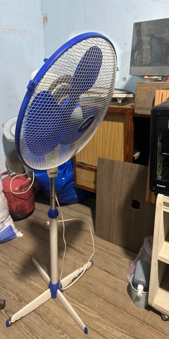 Ventilador de Pie Mistral Azul y Blanco Funciona
