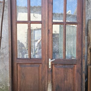 Puerta de madera de 2 hojas con marco - imagen 3