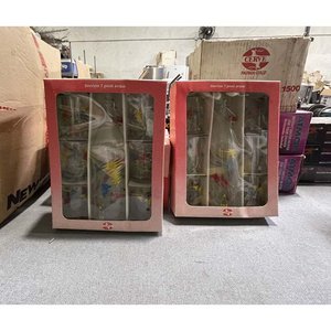Lote siguiente: Set de Botellas y Vasos de Vidrio con Diseño