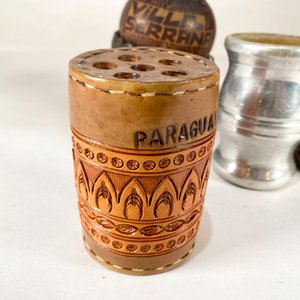 Set de 3 Mates y Portalápices de Cuero Repujado - imagen 2