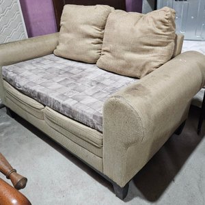 Sillón 2 cuerpos beige manchado - imagen 3