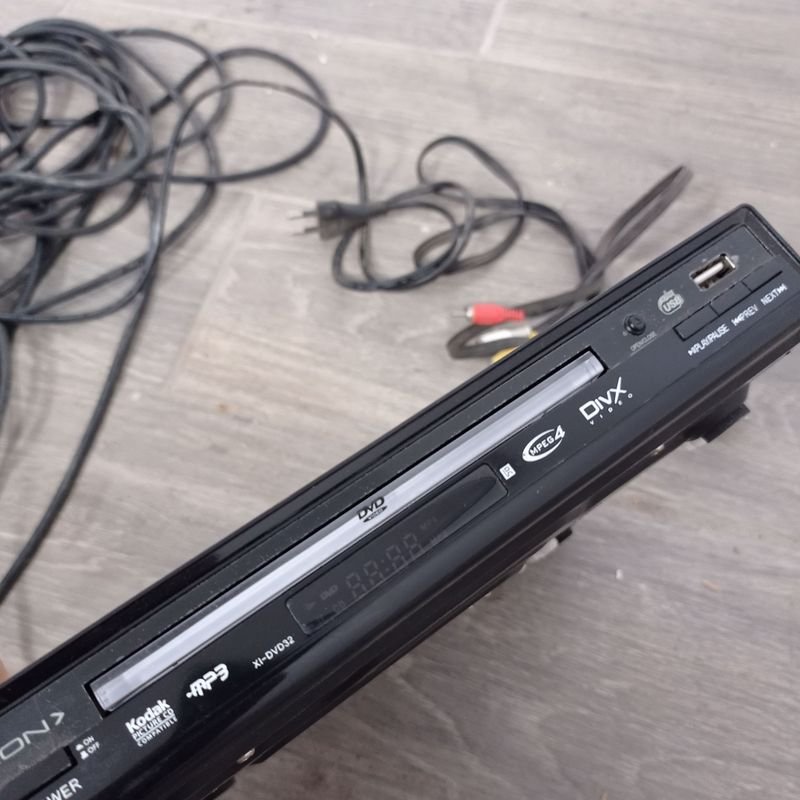 DVD marca Xion y micrófono marca Sony en venta - imagen 2