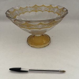 Centro de Mesa de Vidrio Labrado con Detalles Dorados - imagen 4