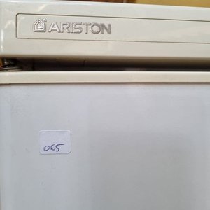 Heladera Ariston No Frost Blanca con Freezer y 3 Cajones - Funciona - imagen 5