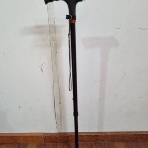 Bastón Plegable WalkBuddy con Luz LED y Base de Cuatro Apoyos - imagen 4