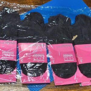 Lote anterior: 12 Pares de Soquetes para Adulto Marca Casa Calma