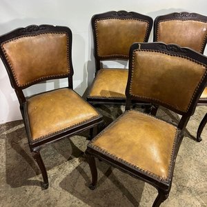 Juego de 4 Sillas Francesas Estilo Luis XV Tapizadas en Cuero Marrón - imagen 5