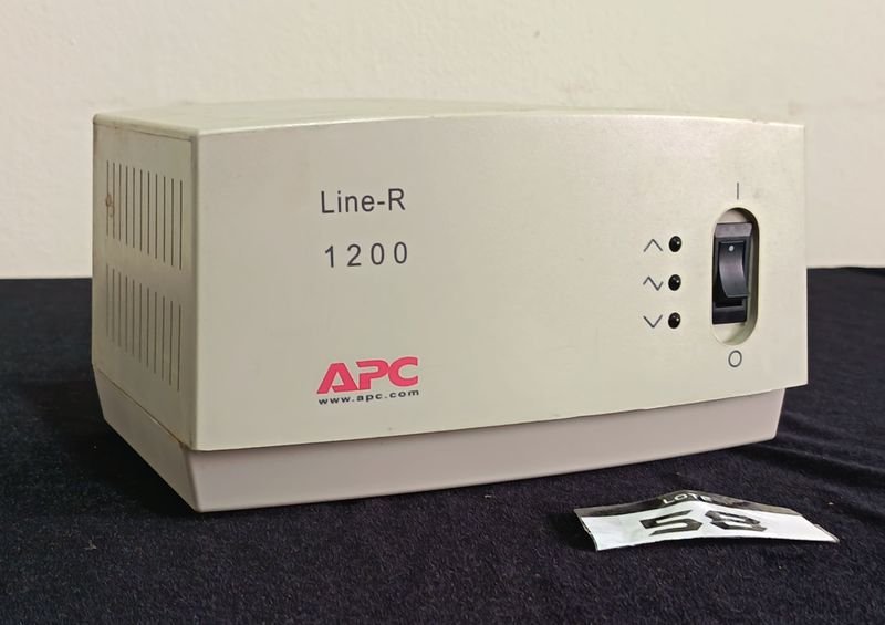Estabilizador de Tensión APC Line-R 1200VA