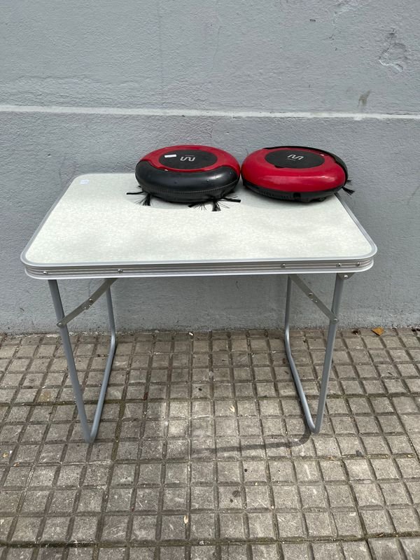 2 Aspiradoras Robot Mars y Mesa Plegable (70x50 cm)