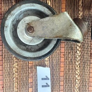 Lote de 12 Ruedas Giratorias Metálicas y de Goma - imagen 4