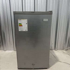 Lote siguiente: Heladera Minibar Newpoint FR-92S Plateada con Cerradura