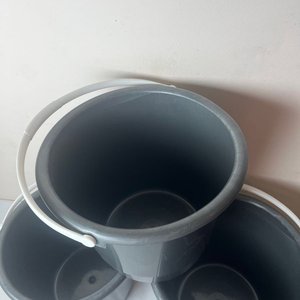 Set de 3 Baldes Plásticos Nuevos Grises - imagen 6