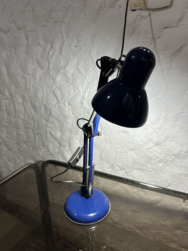 Lámpara de escritorio azul con base metálica - imagen 1