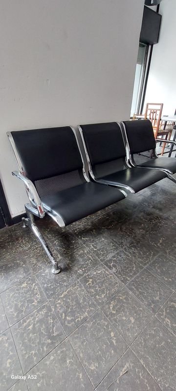 Sillon tipo Tandem de 3 cuerpos en muy buen estado - imagen 6