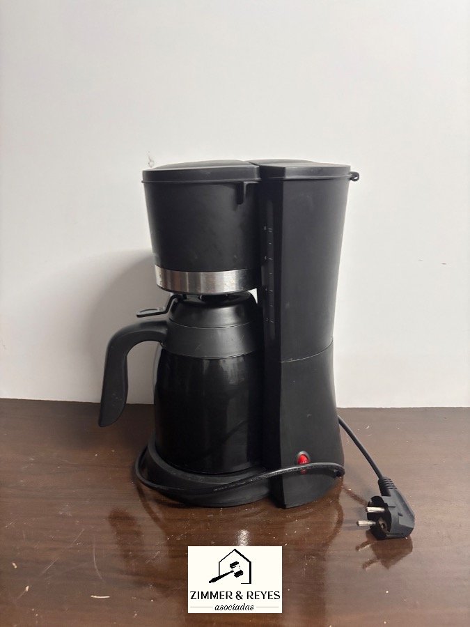 Cafetera Eléctrica Negra con Jarra Térmica