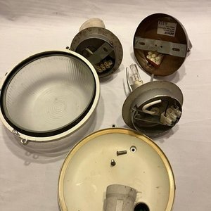 Lote de 3 Luminarias: Plafón Exterior y 2 Apliques de Pared Metálicos - imagen 5
