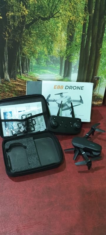 Dron Nuevamente en Caja Modelo E-88 - imagen 2