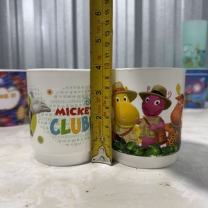 Lote de 9 Vasos Plásticos Infantiles de Varios Diseños y Tamaños - imagen 10