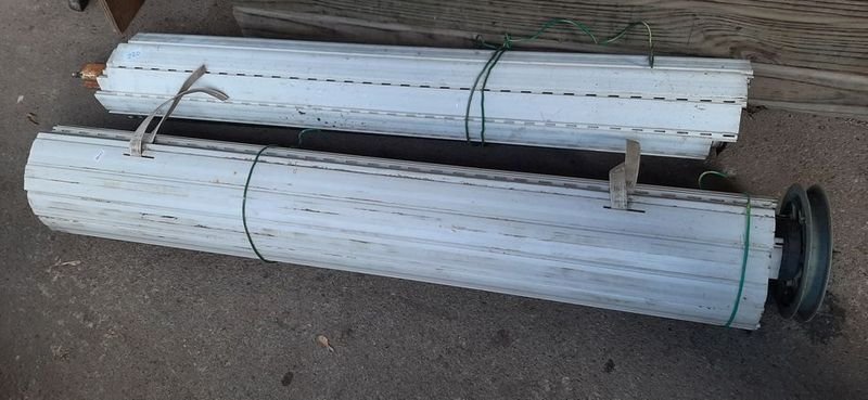 Dos Cortinas de PVC Enrollables Blancas