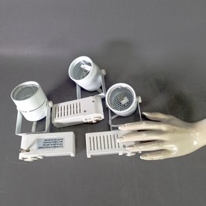 Lote de 3 Focos de Techo Blancos Nuevos en Caja - imagen 4