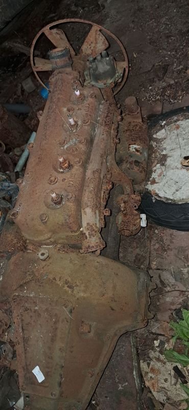 Motor de Ford T en mal estado - imagen 7